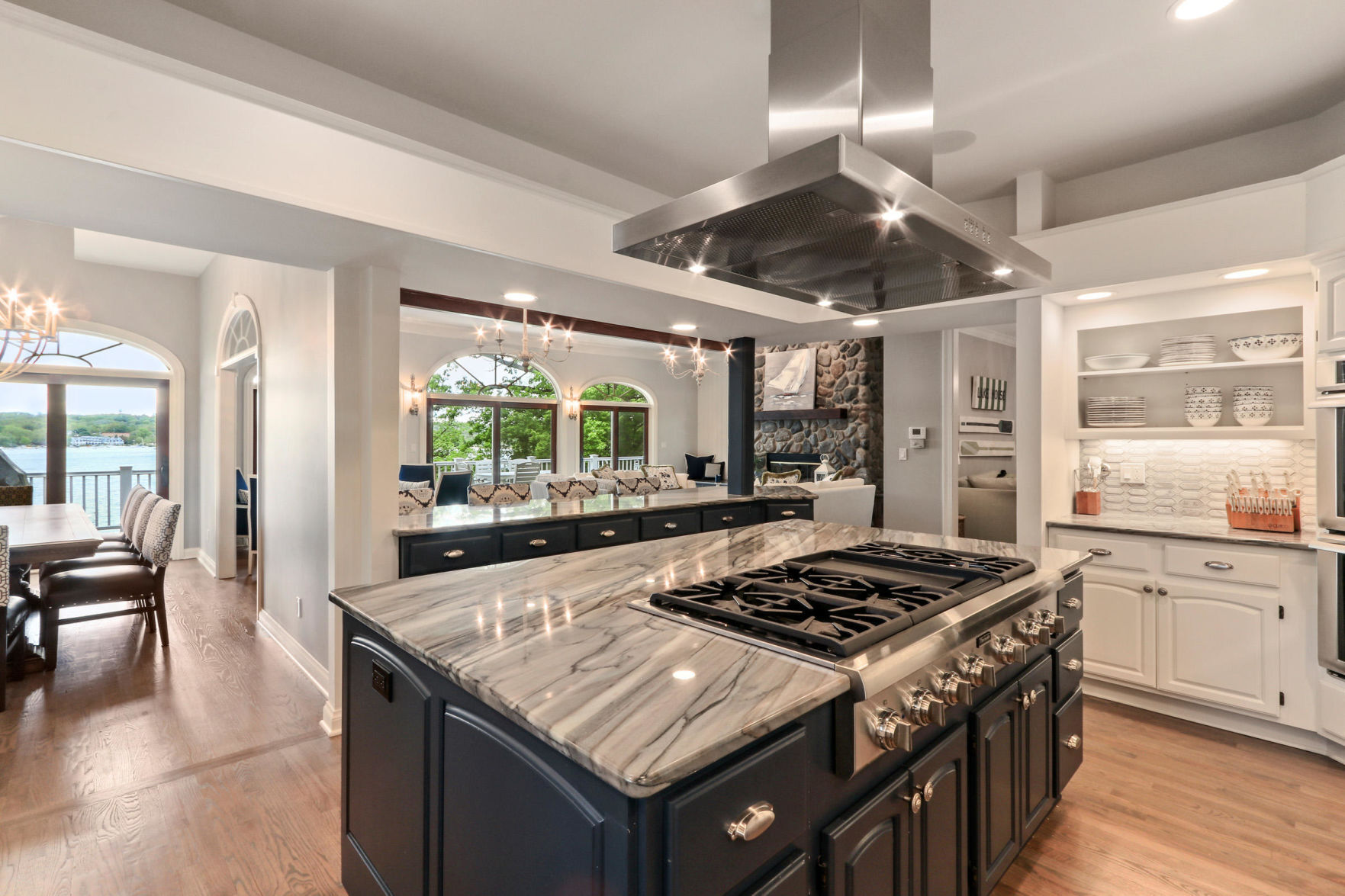 No. 10 100 Birch Walnut Drive, Williams Bay interior